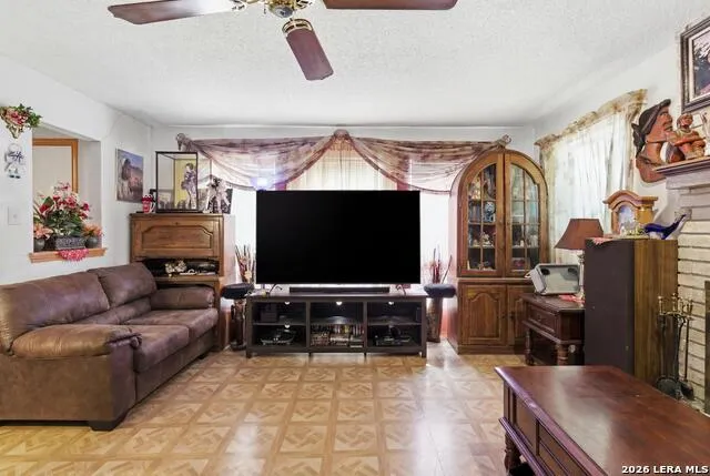 2952 WOOD CIRCLE San Antonio, TX 78251