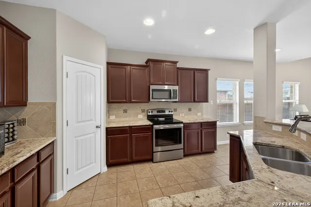 232 Albarella Cibolo, TX 78108