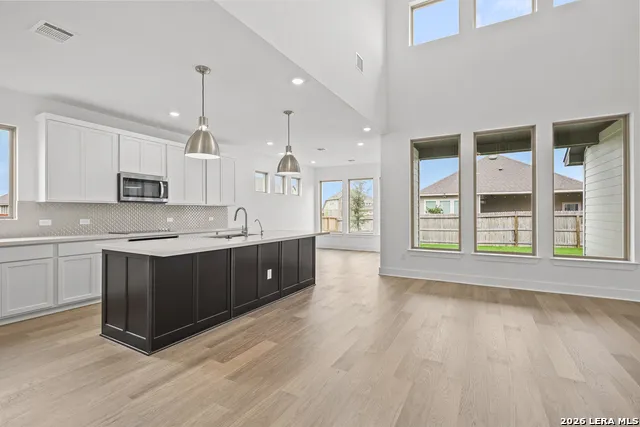 109 Mallorys Way Castroville, TX 78009