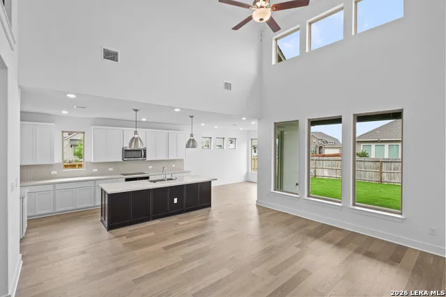 109 Mallorys Way Castroville, TX 78009