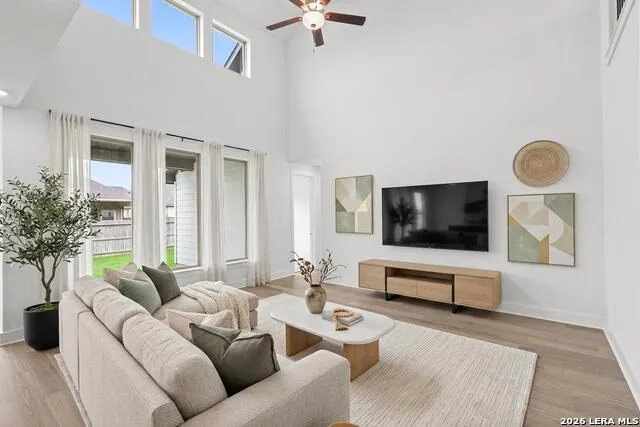 109 Mallorys Way Castroville, TX 78009