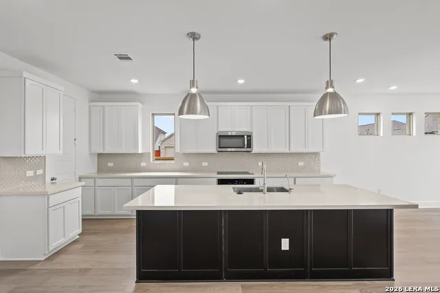 109 Mallorys Way Castroville, TX 78009