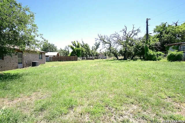 141 Turkey Dr Harper, TX 78631