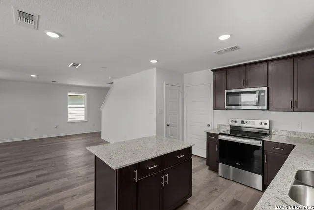 5021 CONCH SHELL San Antonio, TX 78245