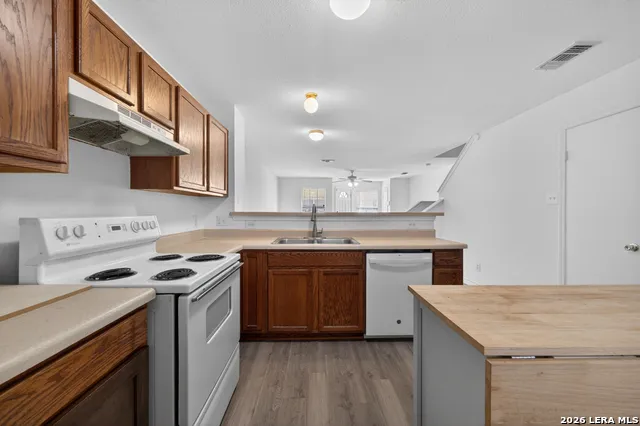 10 Bratton Dr San Antonio, TX 78245
