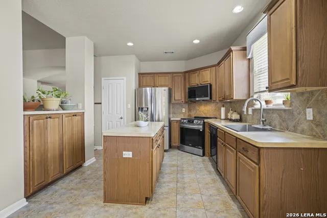 2847 Lakehills San Antonio, TX 78251