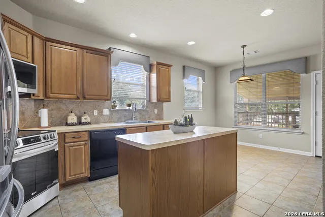 2847 Lakehills San Antonio, TX 78251