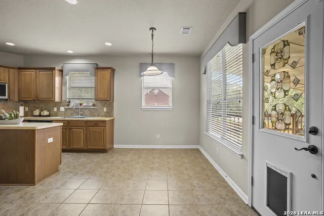 2847 Lakehills San Antonio, TX 78251