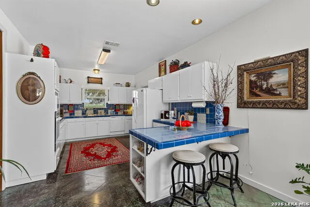 1348 LIVE OAK RDG Bandera, TX 78003