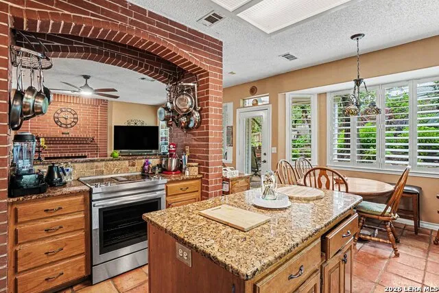 8610 LONDON HTS San Antonio, TX 78254