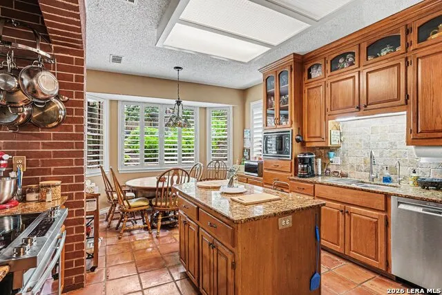 8610 LONDON HTS San Antonio, TX 78254