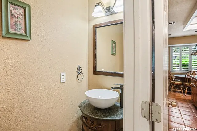 8610 LONDON HTS San Antonio, TX 78254
