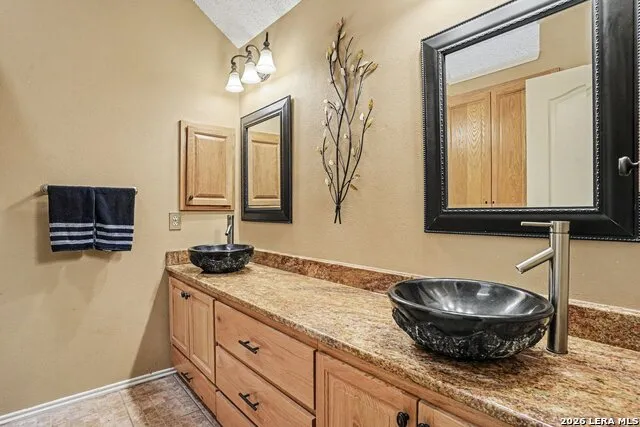 8610 LONDON HTS San Antonio, TX 78254
