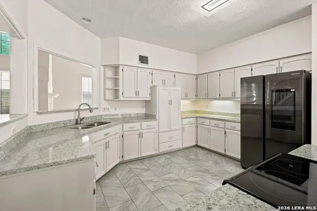 8814 Lost Woods San Antonio, TX 78240
