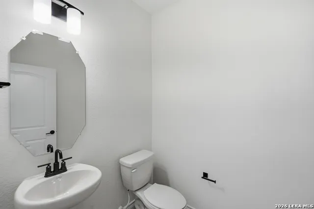 1226 BOVINA San Antonio, TX 78253