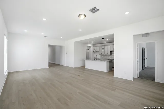 1226 BOVINA San Antonio, TX 78253