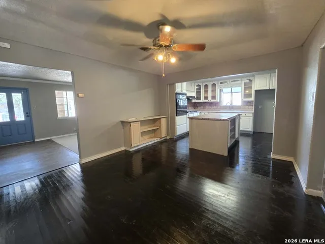 402 Chipinque San Antonio, TX 78237