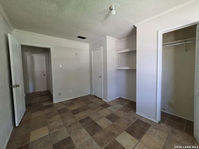 402 Chipinque San Antonio, TX 78237
