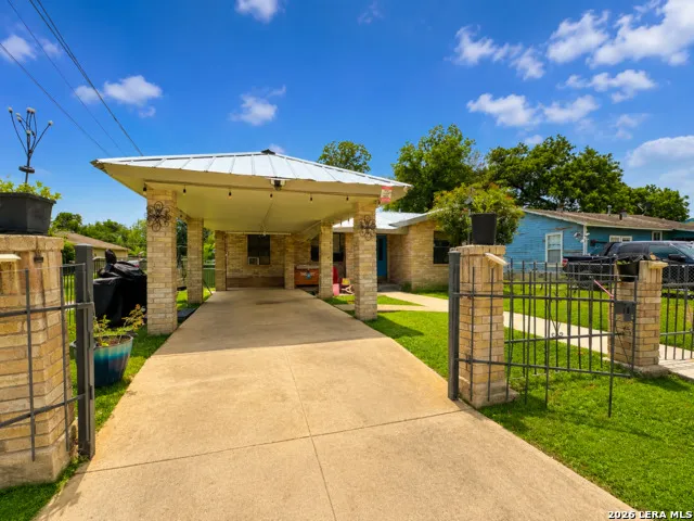 402 Chipinque San Antonio, TX 78237