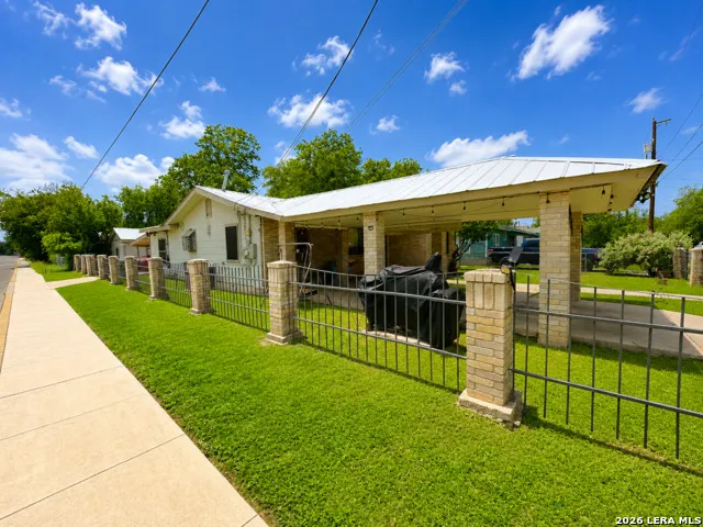 402 Chipinque San Antonio, TX 78237