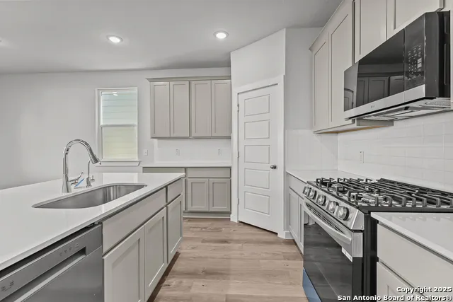 6571 Bufflehead Bend Leon Valley, TX 78240