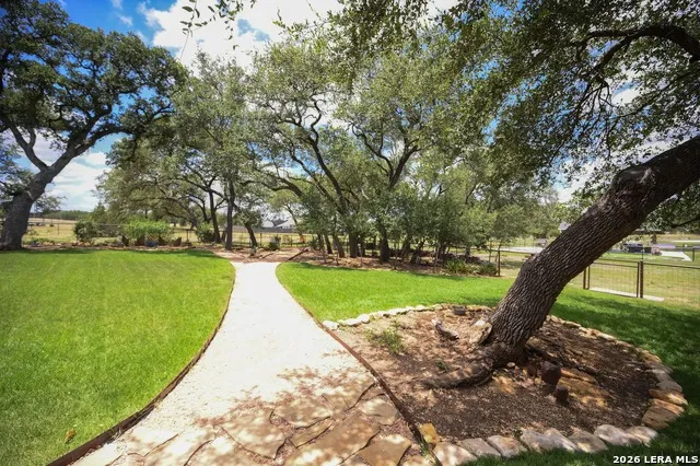 112 Nat Nolan Blanco, TX 78606
