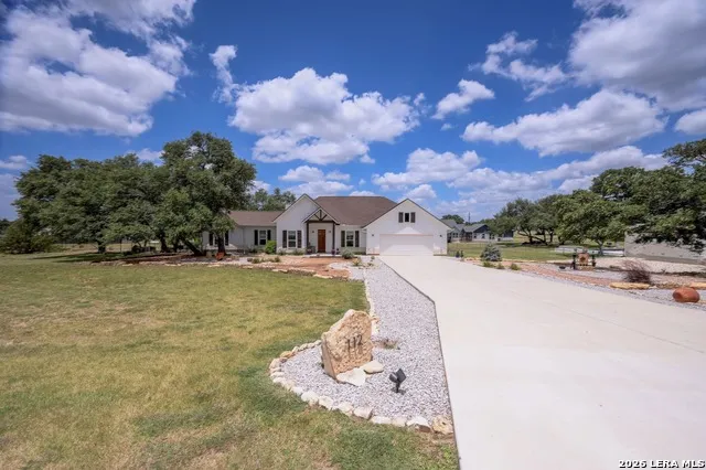 112 Nat Nolan Blanco, TX 78606