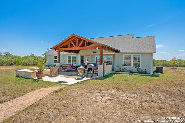 7315 NEW SULPHUR SPRINGS RD San Antonio, TX 78263