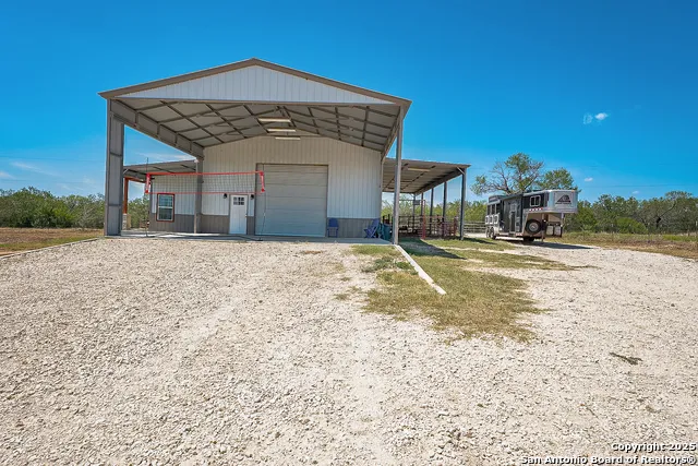 7315 NEW SULPHUR SPRINGS RD San Antonio, TX 78263