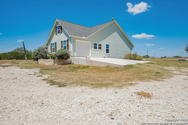 7315 NEW SULPHUR SPRINGS RD San Antonio, TX 78263