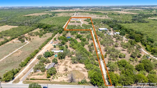 7315 NEW SULPHUR SPRINGS RD San Antonio, TX 78263