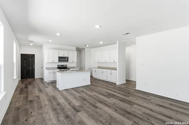 974 BLUEGRASS PT New Braunfels, TX 78130
