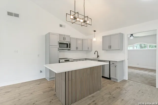 1719 Talcott San Antonio, TX 78232