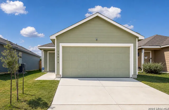 13810 HAYSTACK RDG San Antonio, TX 78252