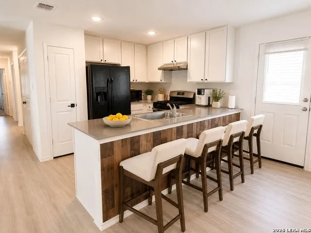 13810 HAYSTACK RDG San Antonio, TX 78252