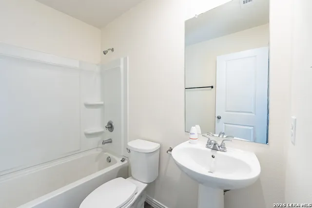 4903 TYSON ST San Antonio, TX 78237