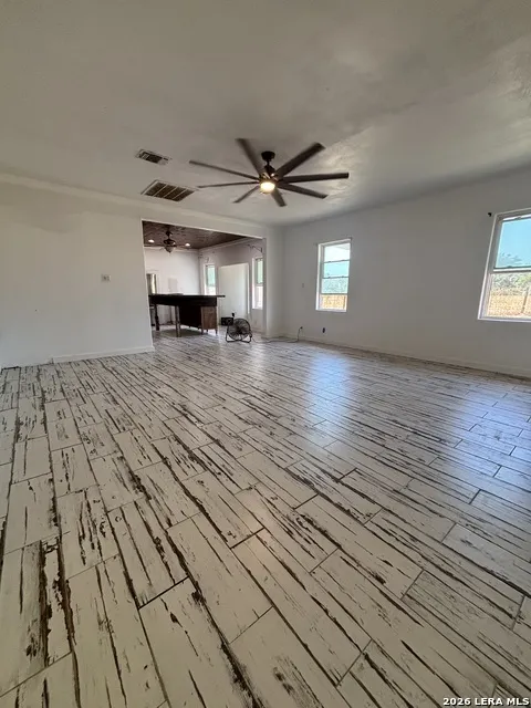 2702 BLUE CREEK RD La Vernia, TX 78121