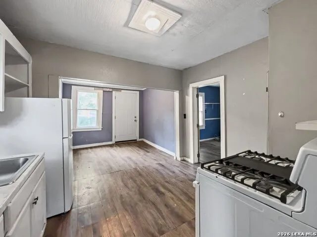 2407 San Fernando San Antonio, TX 78207