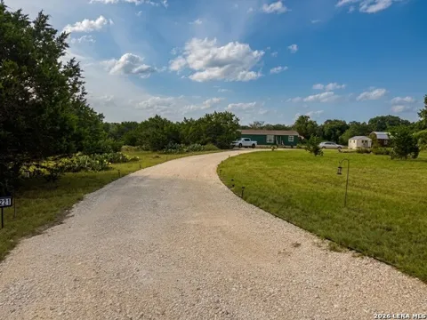 572 RIVER BLUFF CIR