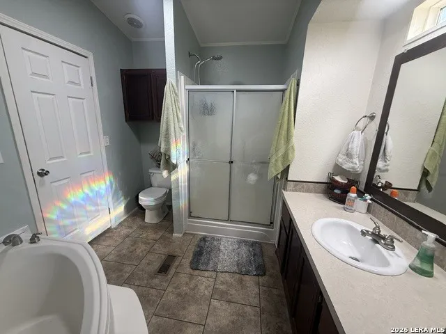572 RIVER BLUFF CIR Pipe Creek, TX 78063