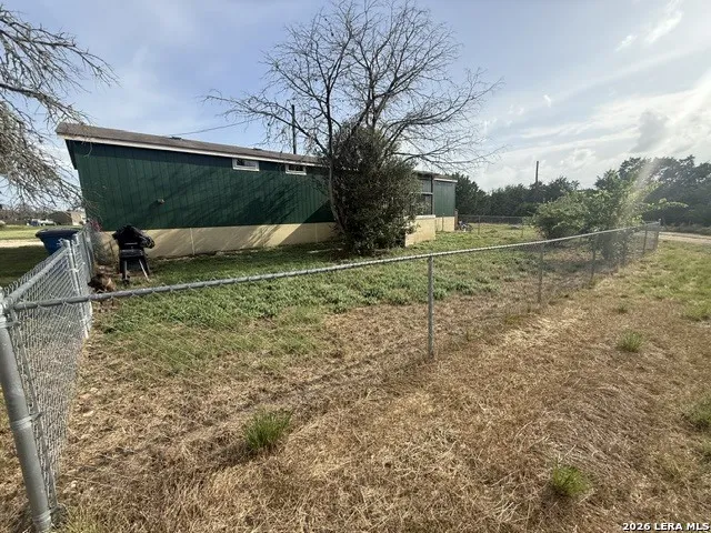 572 RIVER BLUFF CIR Pipe Creek, TX 78063