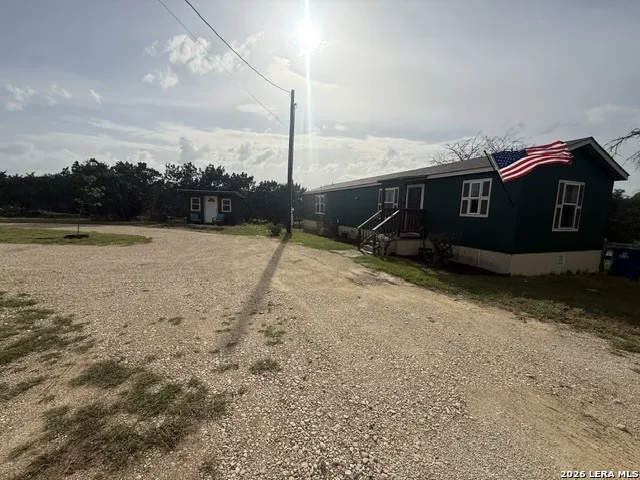 572 RIVER BLUFF CIR Pipe Creek, TX 78063