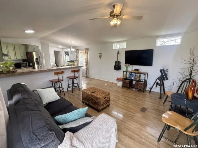 572 RIVER BLUFF CIR Pipe Creek, TX 78063
