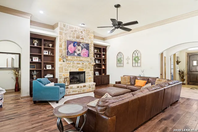 114 Hoskins Trail Boerne, TX 78006