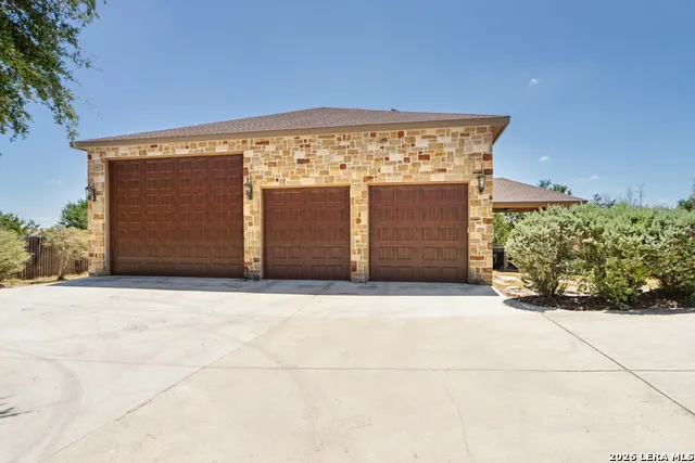 114 Hoskins Trail Boerne, TX 78006