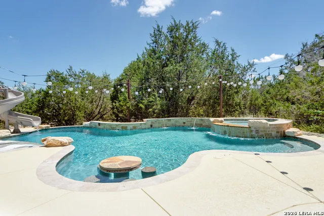 114 Hoskins Trail Boerne, TX 78006