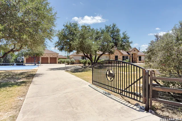 114 Hoskins Trail Boerne, TX 78006