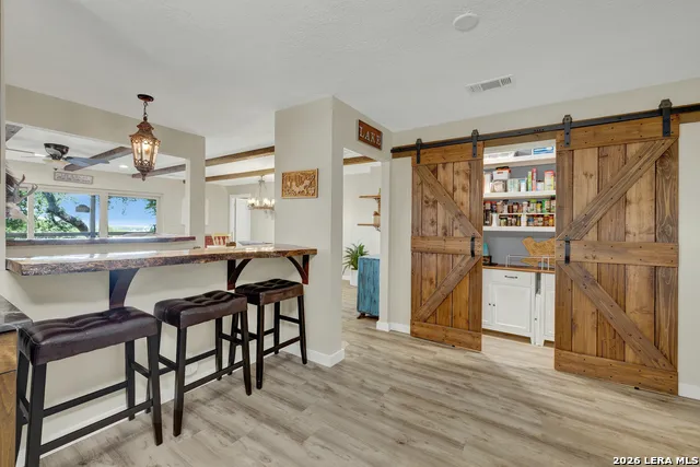 1422 Oakridge Ln Canyon Lake, TX 78133