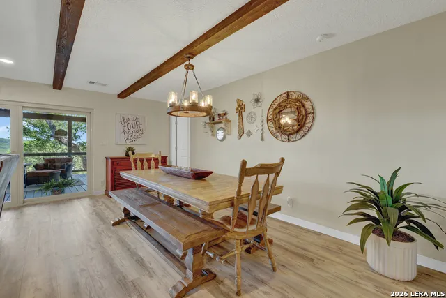 1422 Oakridge Ln Canyon Lake, TX 78133