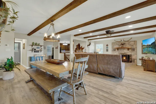 1422 Oakridge Ln Canyon Lake, TX 78133